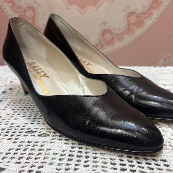 Bally Black Leather Kitten Heels | 9½ AA - Picture 3 of 7